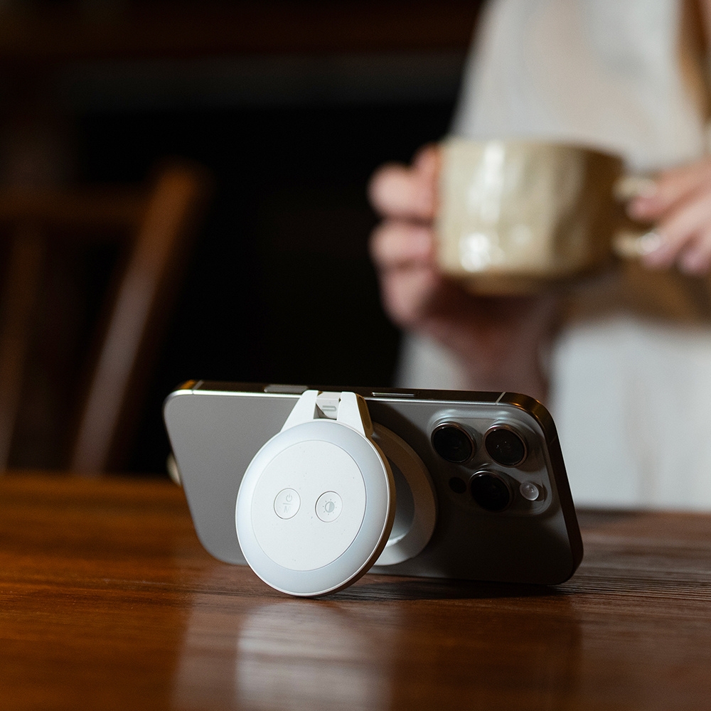 PGYTECH MagGlow, la luce anulare per smartphone