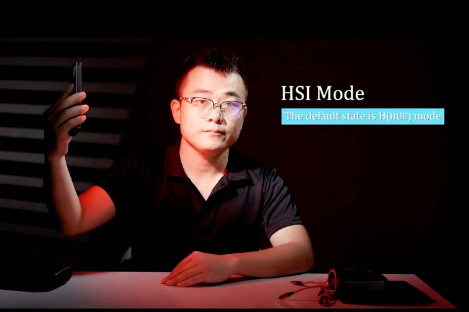 Luz de vídeo LED con banco de energía integrado ColorGlow TC 158