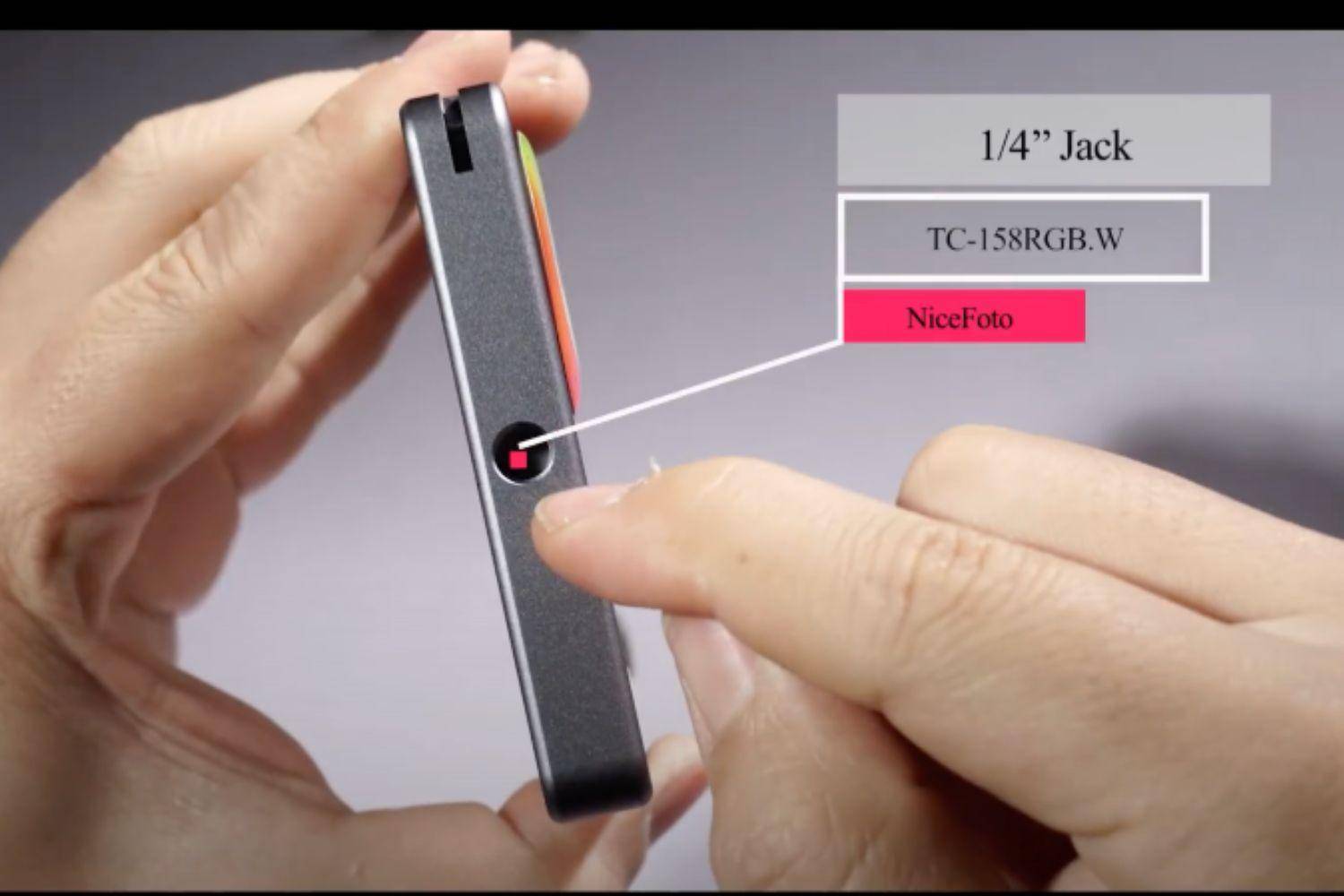 Luz de vídeo LED con banco de energía integrado ColorGlow TC 158