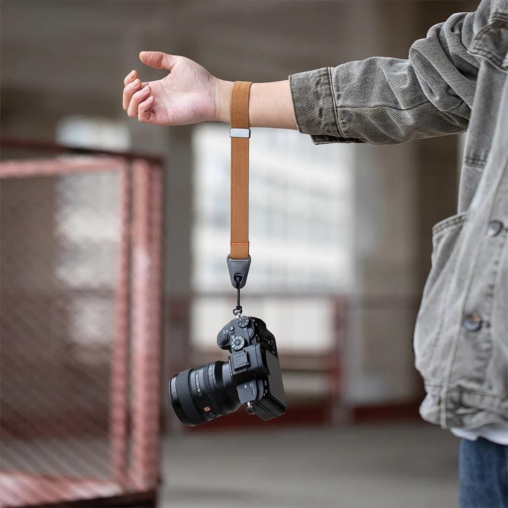 Camera hand strap Hand strap with quick-release fastener