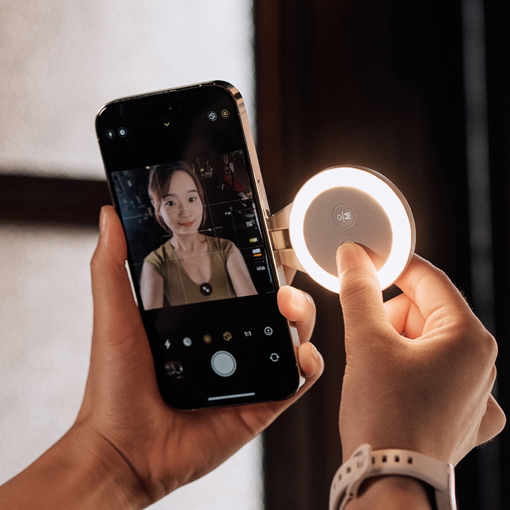 PGYTECH MagGlow, la luce anulare per smartphone