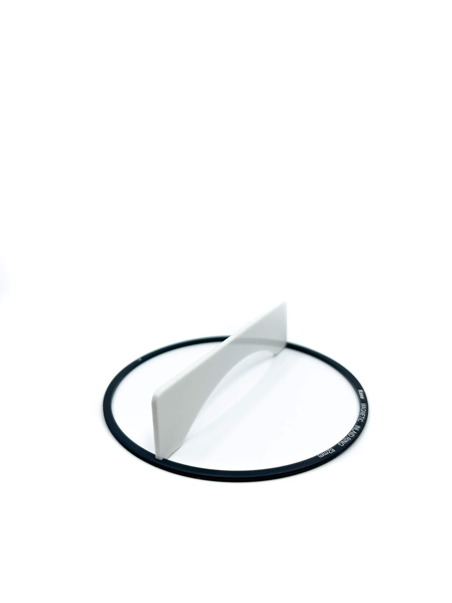 Ayuda para enroscar el anillo con incrustaciones